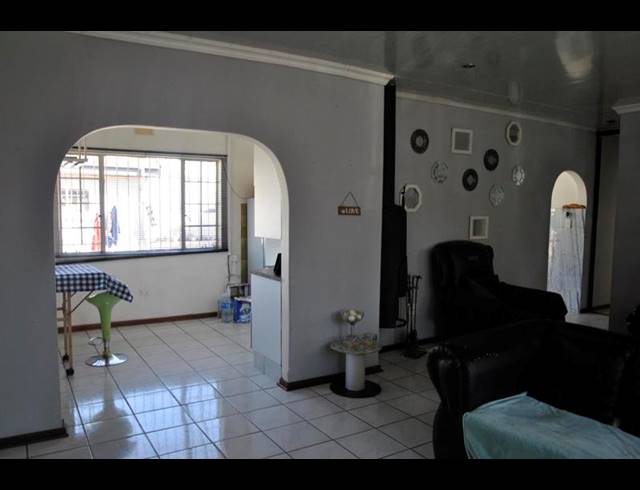 5 BEDROOM HOUSE FOR SALE IN LENASIA